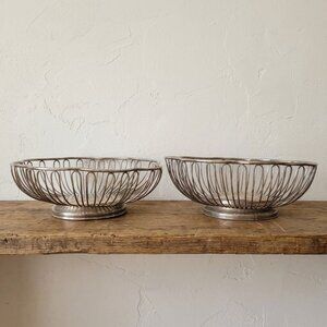 Vintage International Silver Co Scalloped Wire Bread Baskets Silverplate PAIR